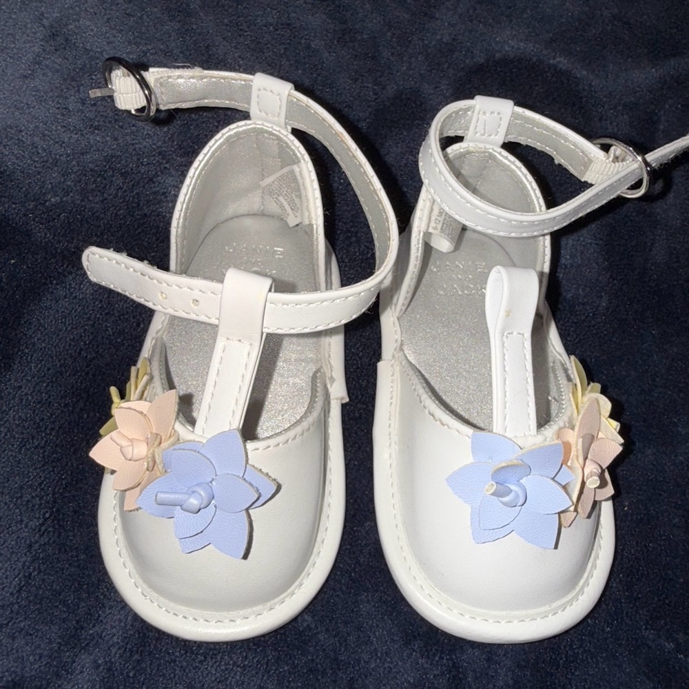 Janie & jack 6-12 m used once